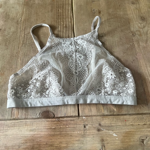 Victoria's Secret Lace Bralette - Picture 1 of 6